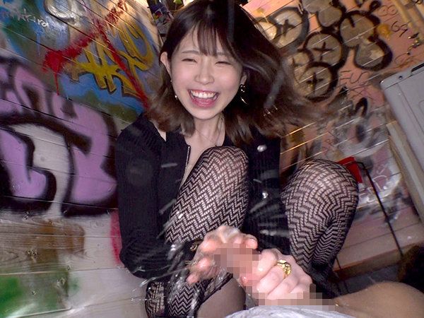 【葵いぶき】外でクンニからのセックス！終始女が攻め攻め！笑顔が小悪魔的なサディスト女のデート！